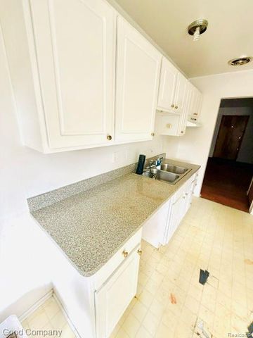 8401 18 Mile Road 238, Sterling Heights, MI 48313
