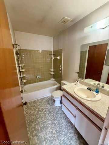 8401 18 Mile Road 238, Sterling Heights, MI 48313