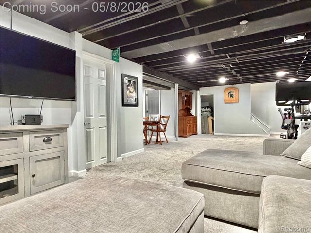 1274 Fontaine Avenue, Madison Heights, MI 48071
