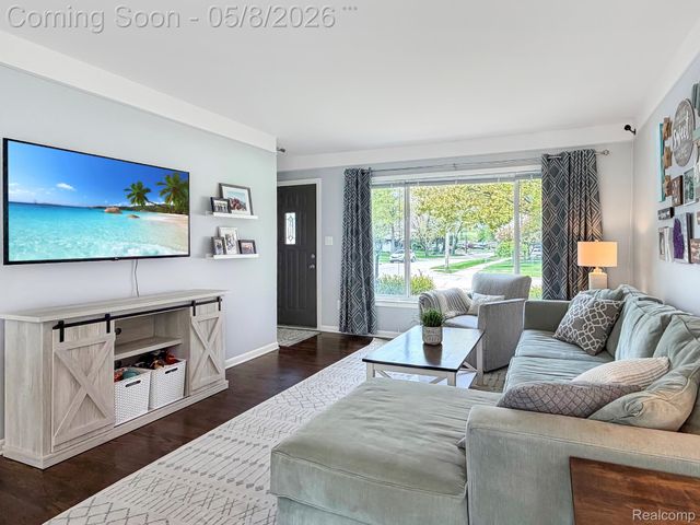 1274 Fontaine Avenue, Madison Heights, MI 48071