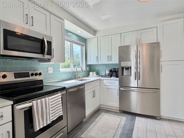 1274 Fontaine Avenue, Madison Heights, MI 48071