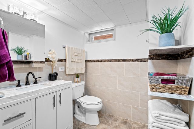 7625 W Strong Street, Harwood Heights, IL 60706