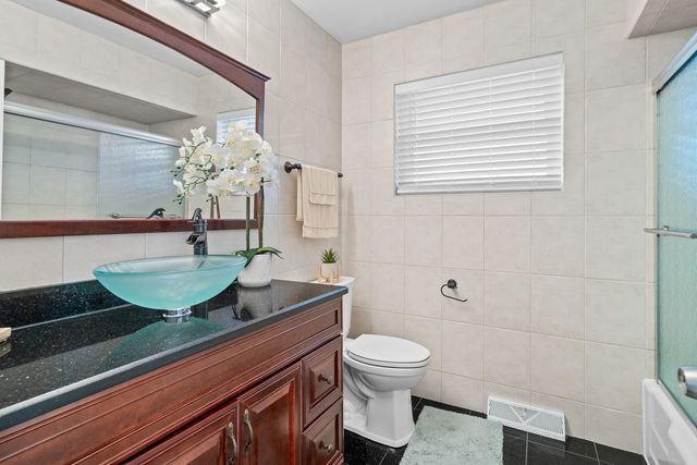 7625 W Strong Street, Harwood Heights, IL 60706