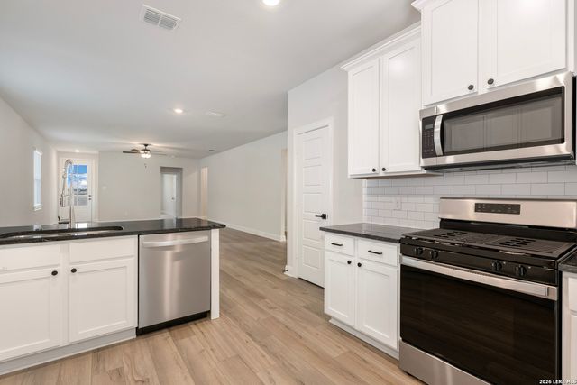 6327 Monk Landing, Converse, TX 78109