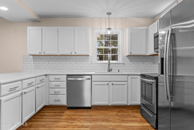 210 Egret Point Drive, Sneads Ferry, NC 28460