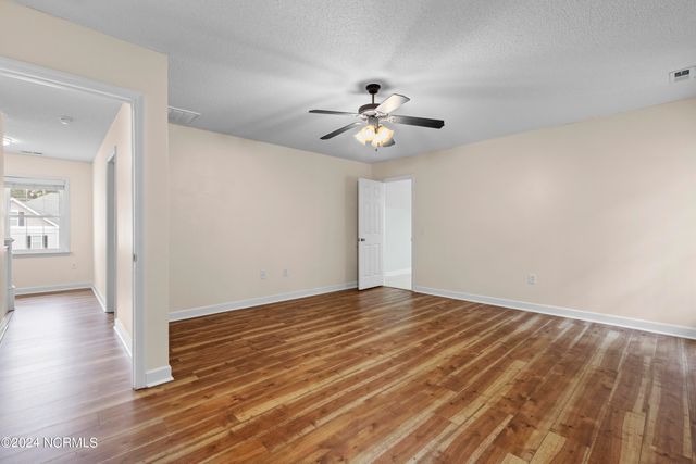 210 Egret Point Drive, Sneads Ferry, NC 28460
