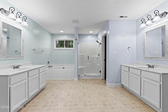 210 Egret Point Drive, Sneads Ferry, NC 28460