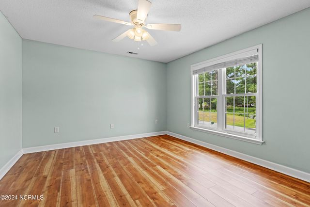 210 Egret Point Drive, Sneads Ferry, NC 28460