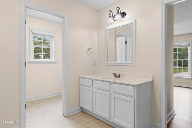 210 Egret Point Drive, Sneads Ferry, NC 28460