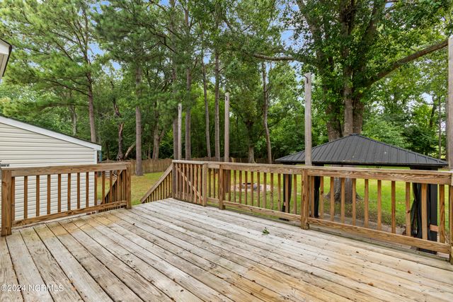 210 Egret Point Drive, Sneads Ferry, NC 28460