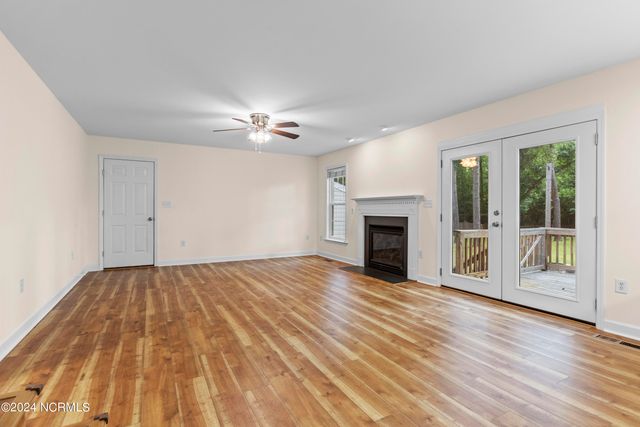210 Egret Point Drive, Sneads Ferry, NC 28460