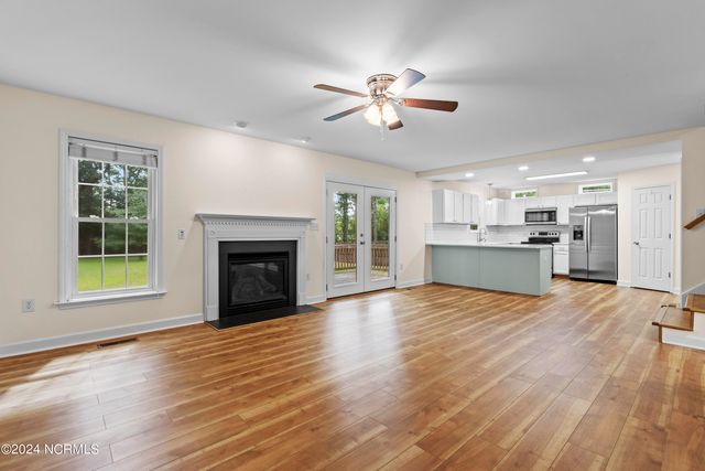 210 Egret Point Drive, Sneads Ferry, NC 28460