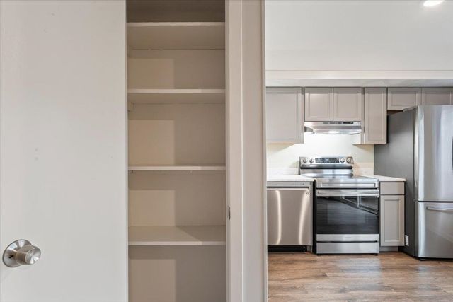 6617 Poplar Woods Cir S Apt 2, Germantown, TN 38138