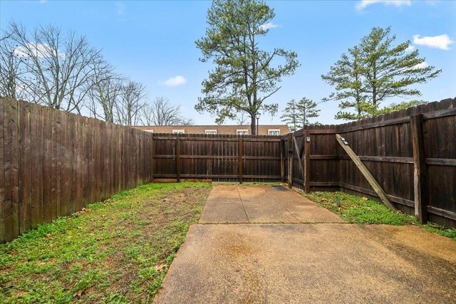 6617 Poplar Woods Cir S Apt 2, Germantown, TN 38138