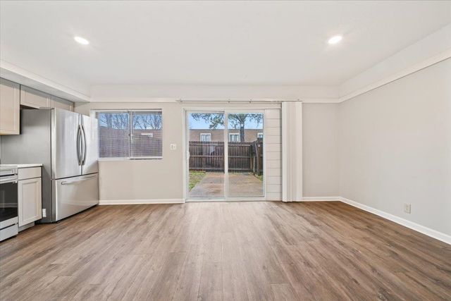 6617 Poplar Woods Cir S Apt 2, Germantown, TN 38138