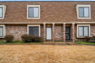 6617 Poplar Woods Cir S Apt 2, Germantown, TN 38138