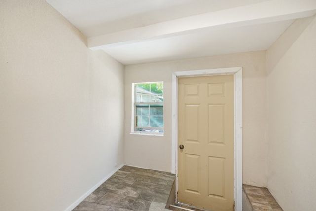 4333 Dinn St, Corpus Christi, TX 78415