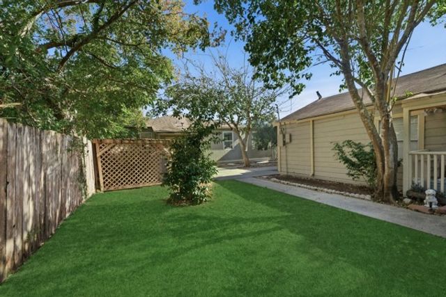 4333 Dinn St, Corpus Christi, TX 78415