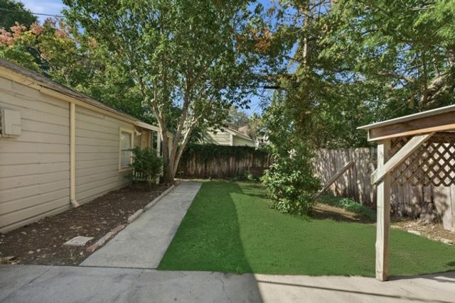 4333 Dinn St, Corpus Christi, TX 78415