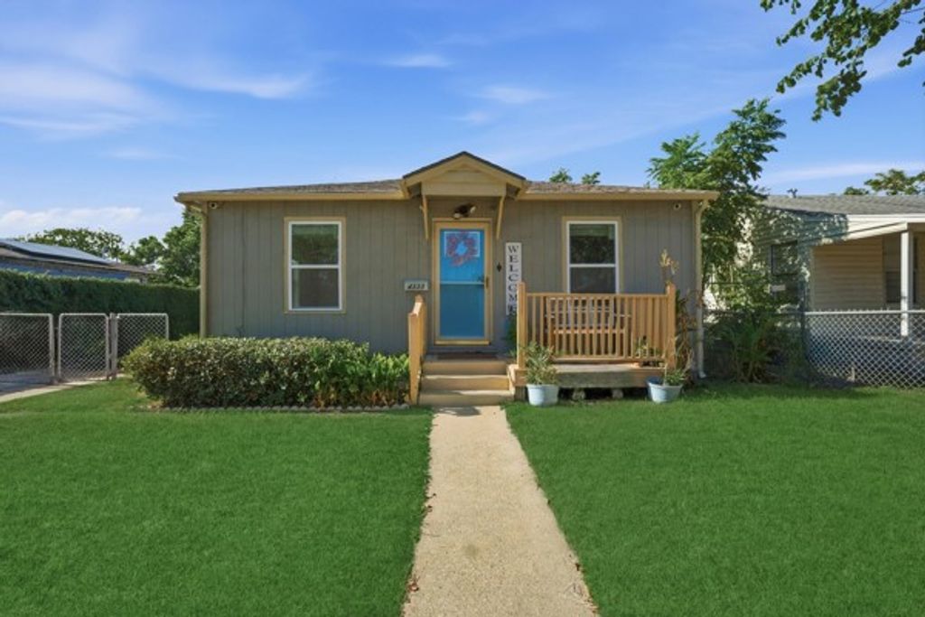 4333 Dinn St, Corpus Christi, TX 78415