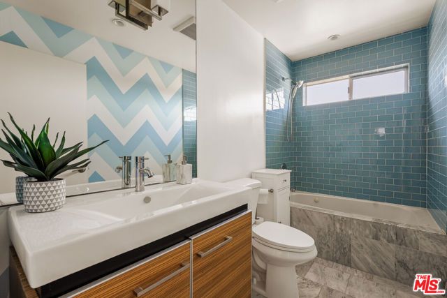 12545 Walsh Avenue, Los Angeles, CA 90066