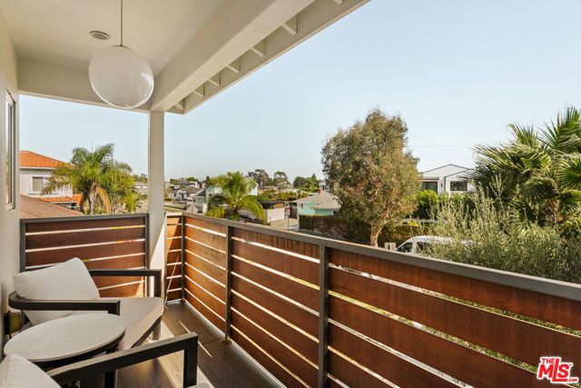 12545 Walsh Avenue, Los Angeles, CA 90066