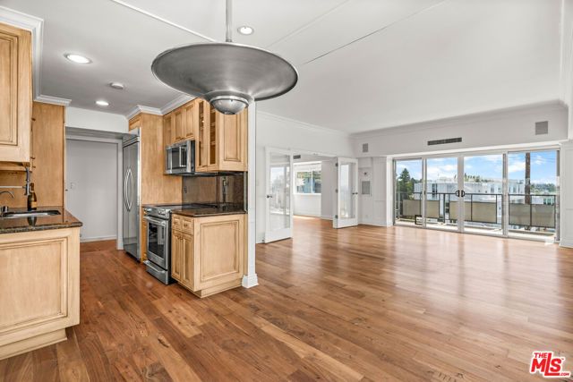 1155 N La Cienega Boulevard 306, West Hollywood, CA 90069