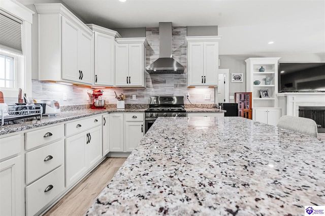 132 Carriage Hills Lane, Elizabethtown, KY 42701