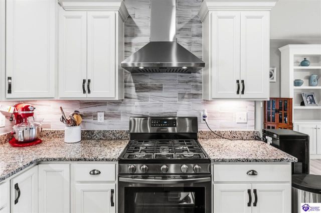 132 Carriage Hills Lane, Elizabethtown, KY 42701