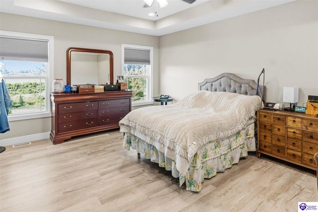 132 Carriage Hills Lane, Elizabethtown, KY 42701