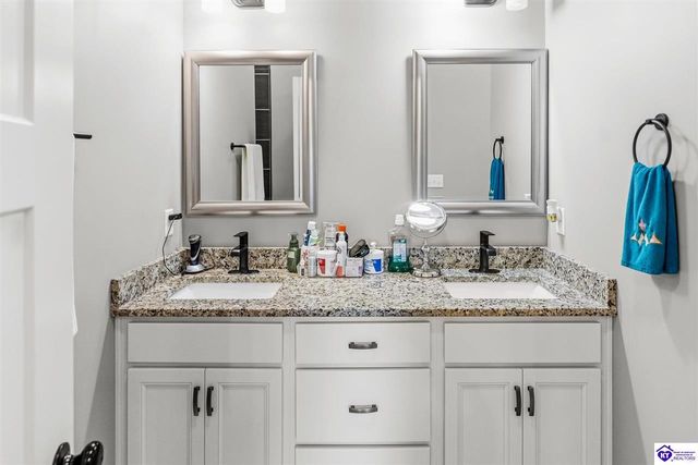 132 Carriage Hills Lane, Elizabethtown, KY 42701
