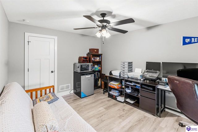 132 Carriage Hills Lane, Elizabethtown, KY 42701
