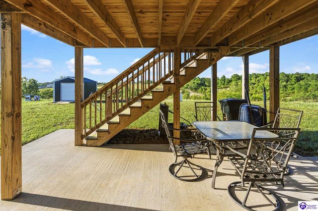 132 Carriage Hills Lane, Elizabethtown, KY 42701