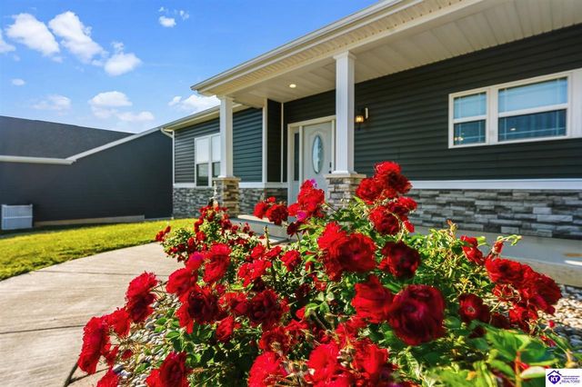 132 Carriage Hills Lane, Elizabethtown, KY 42701