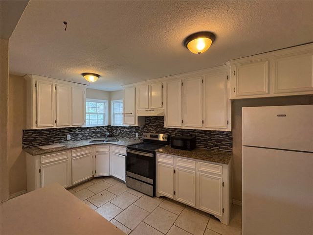 1622 W 9th Street, Freeport, TX 77541