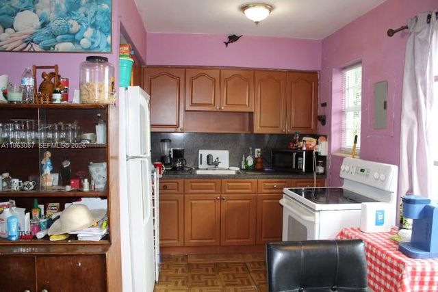 2950 NW 175th St, Miami Gardens, FL 33056