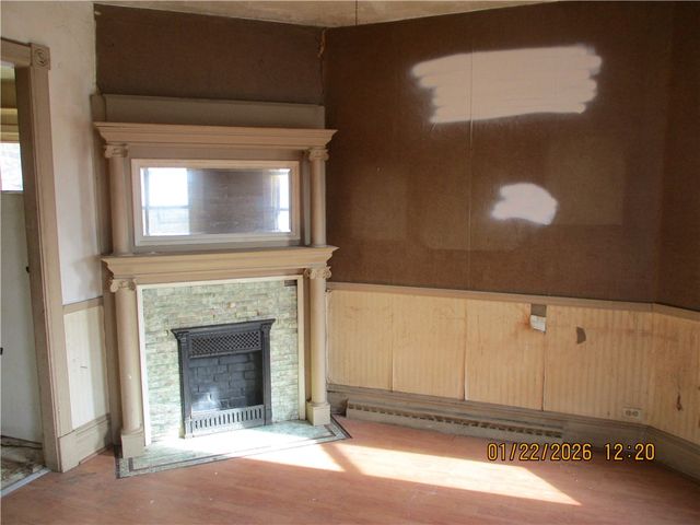 468 E Jefferson St, City Of But Ne, PA 16001