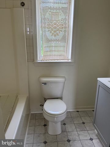 6 LAUREL LN, Lebanon, PA 17046