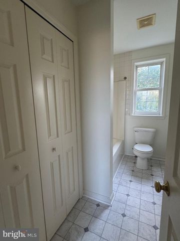 6 LAUREL LN, Lebanon, PA 17046