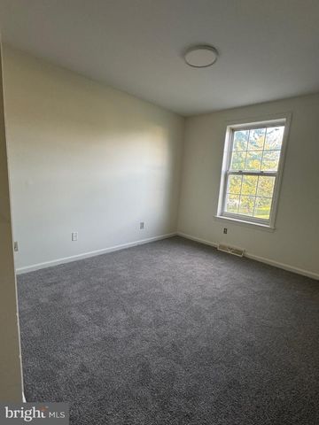 6 LAUREL LN, Lebanon, PA 17046