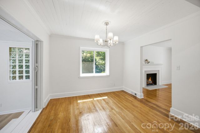 943 Hickory Nut Street, Charlotte, NC 28205