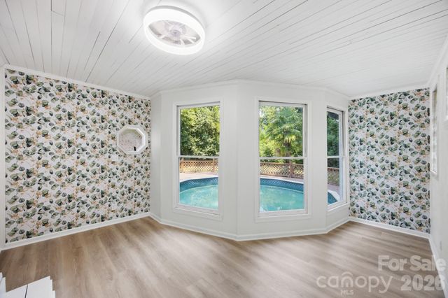943 Hickory Nut Street, Charlotte, NC 28205