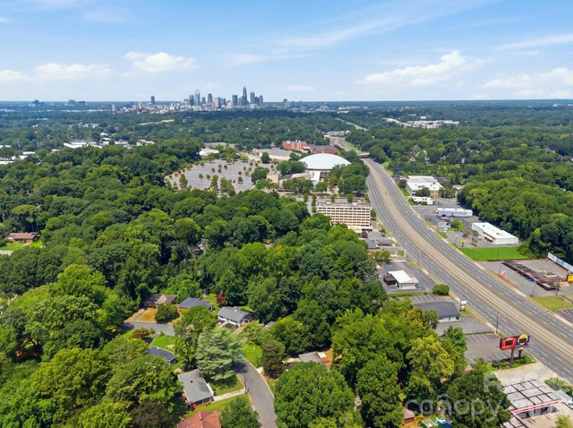 943 Hickory Nut Street, Charlotte, NC 28205