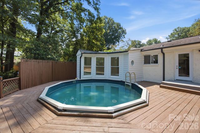943 Hickory Nut Street, Charlotte, NC 28205