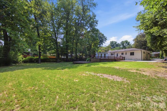 943 Hickory Nut Street, Charlotte, NC 28205