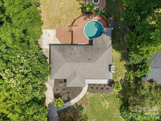 943 Hickory Nut Street, Charlotte, NC 28205
