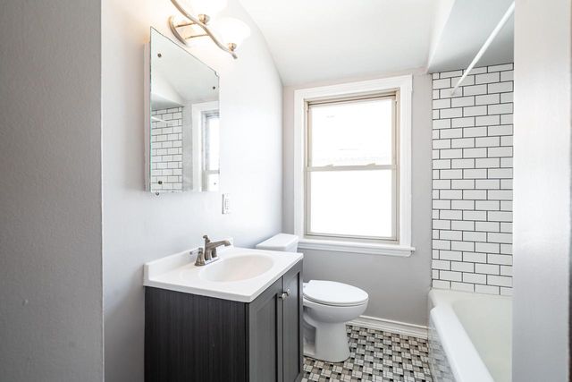 3120 N 56th STREET, Milwaukee, WI 53216
