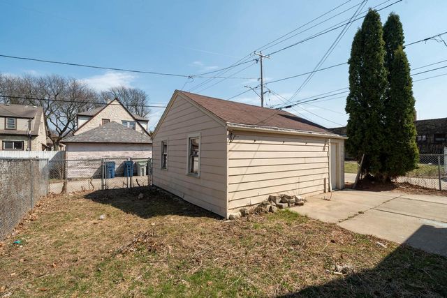 3120 N 56th STREET, Milwaukee, WI 53216