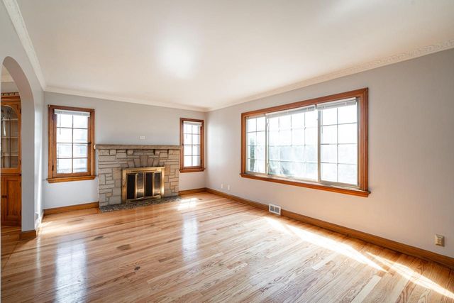 3120 N 56th STREET, Milwaukee, WI 53216