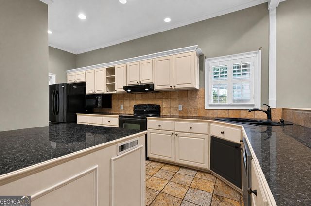 210 Loraine Forest Drive, Macon, GA 31210